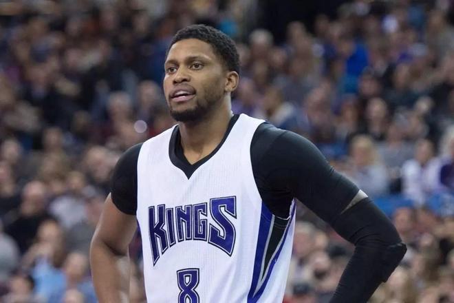 鲁内等人被 鲁内等人被